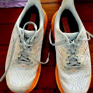 Hoka Clifton 8